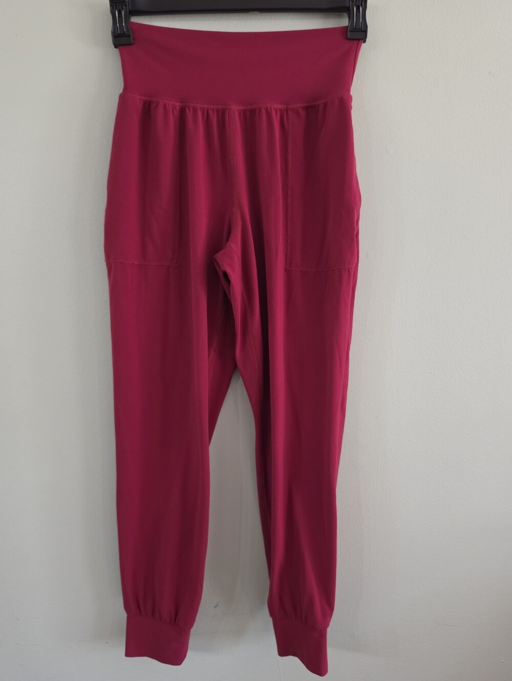 ​🩷 Athleta Salutation High Rise Jogger Pants Deep Magenta Size Small S 🩷